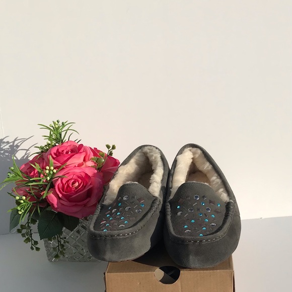 UGG Ansley Stud II Moccasin - Picture 5 of 12